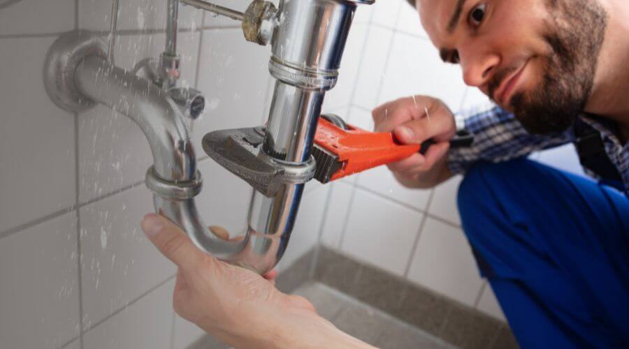 Professional clogged toilet repair services in Braymer, MO